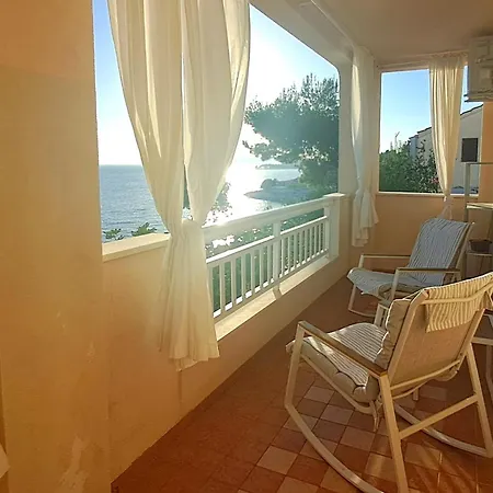 Sea-view Apartments, 2 Bedrooms, 2 Baths, 50 Meters From Beach! Трогир