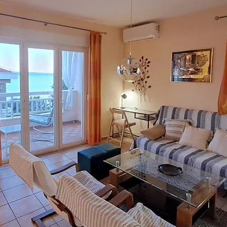 Sea-view Apartments, 2 Bedrooms, 2 Baths, 50 Meters From Beach! דירה טרוגיר